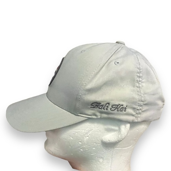 Travis Mathew Bali Hai Golf Hat 110 Flexfit Round Patch Adjustable Light Gray - Picture 3 of 11